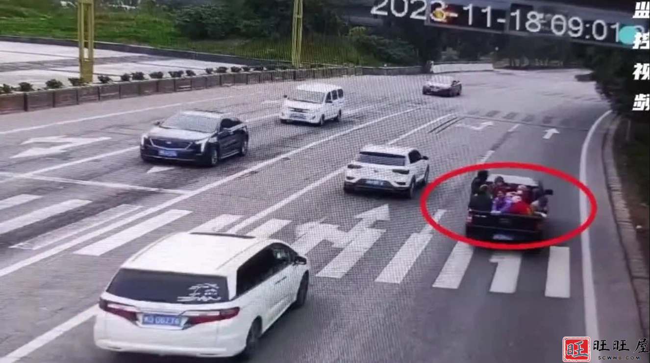 南充:212国道上发生了这样一幕 新闻 社会 南充 212国道 第1张 南充:212国道上发生了这样一幕 新闻 社会 南充 212国道 第1张